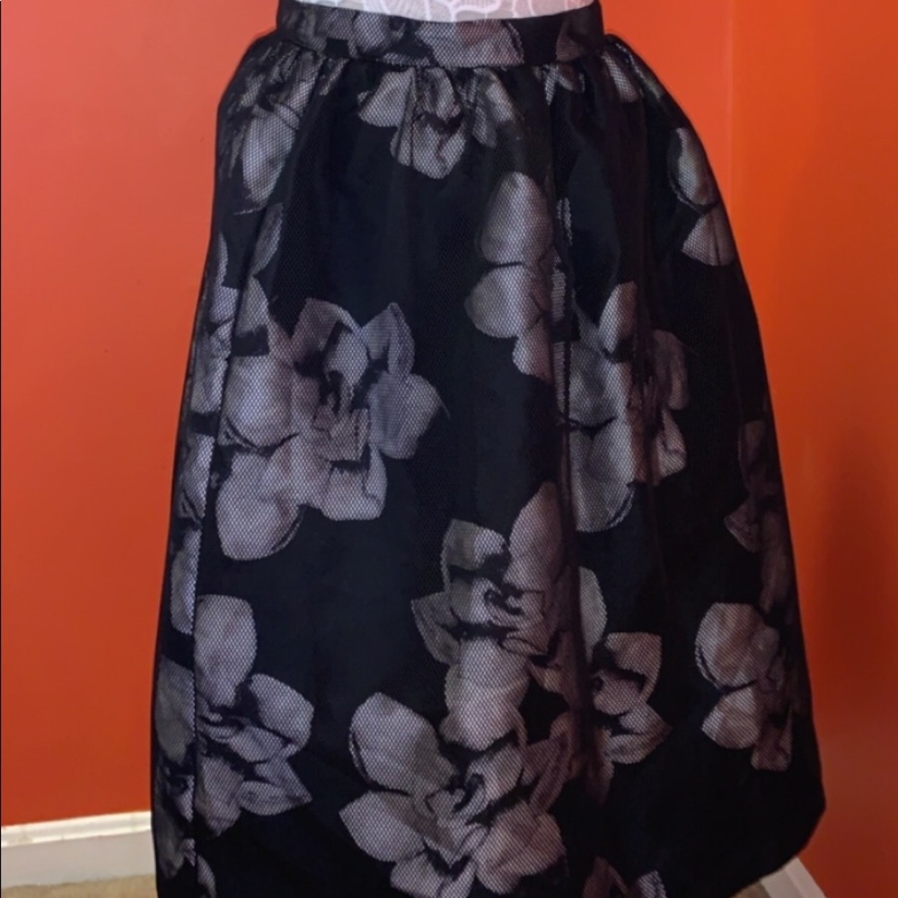 Classy and Sassy floral mid-length Skirt